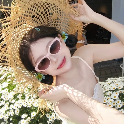 被这组明媚治愈小清新草帽度假少女头像美到啦 