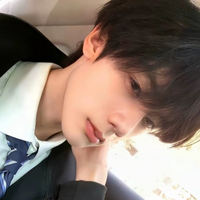 被帅晕！ins超帅小众男生头像推荐