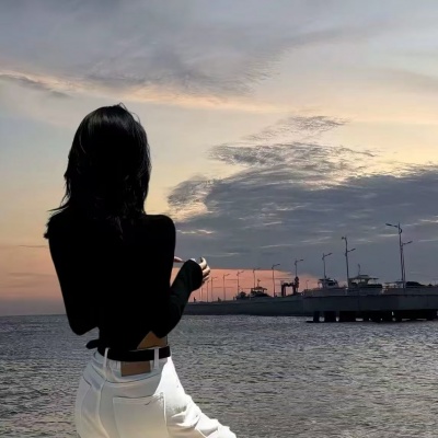 男女情头真人一左一右，超登对