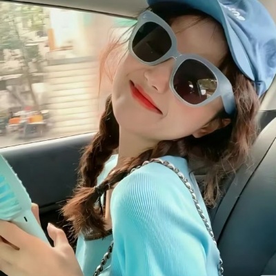 阳光明媚风格的治愈女头